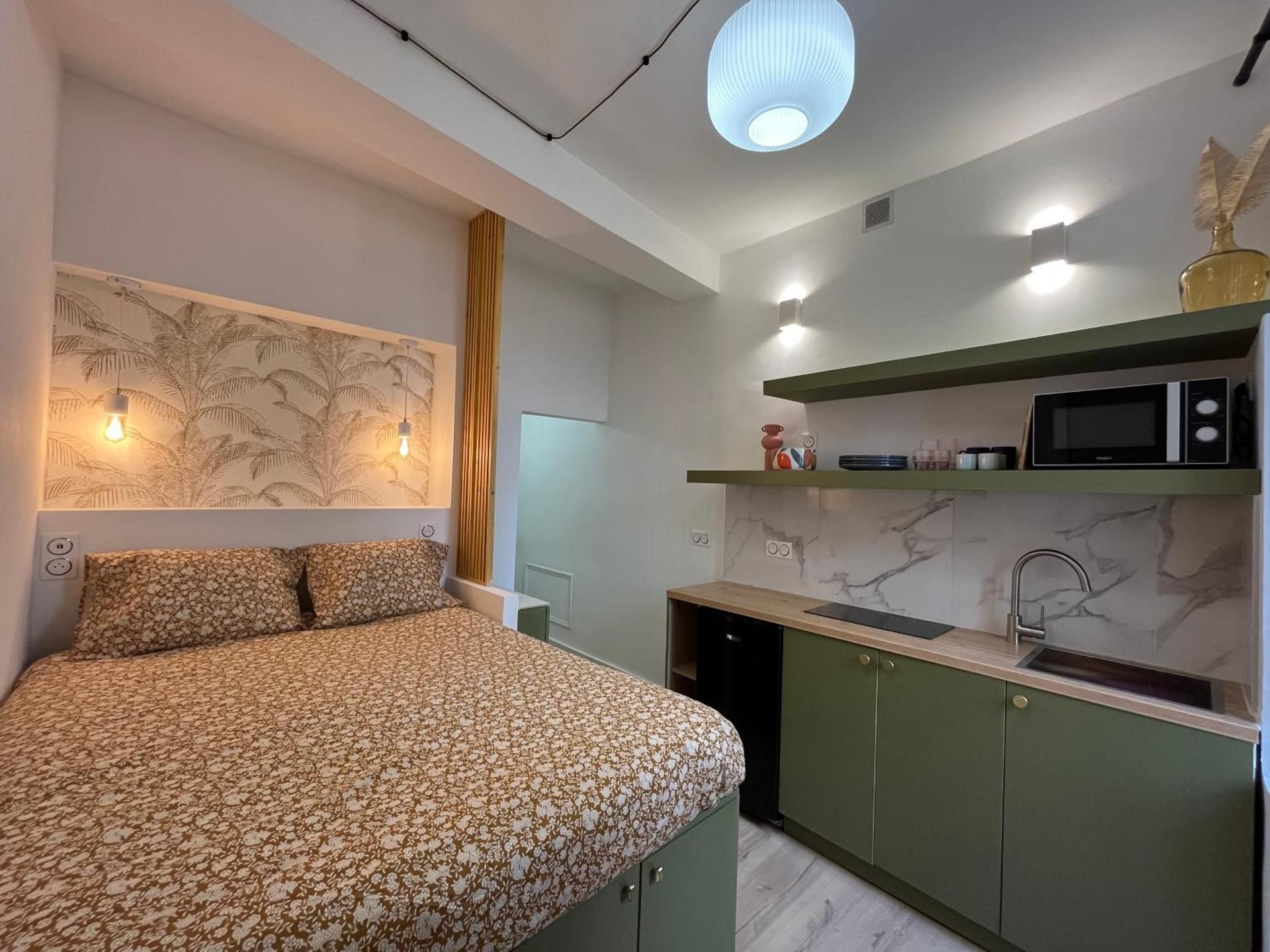 Studio Apartment