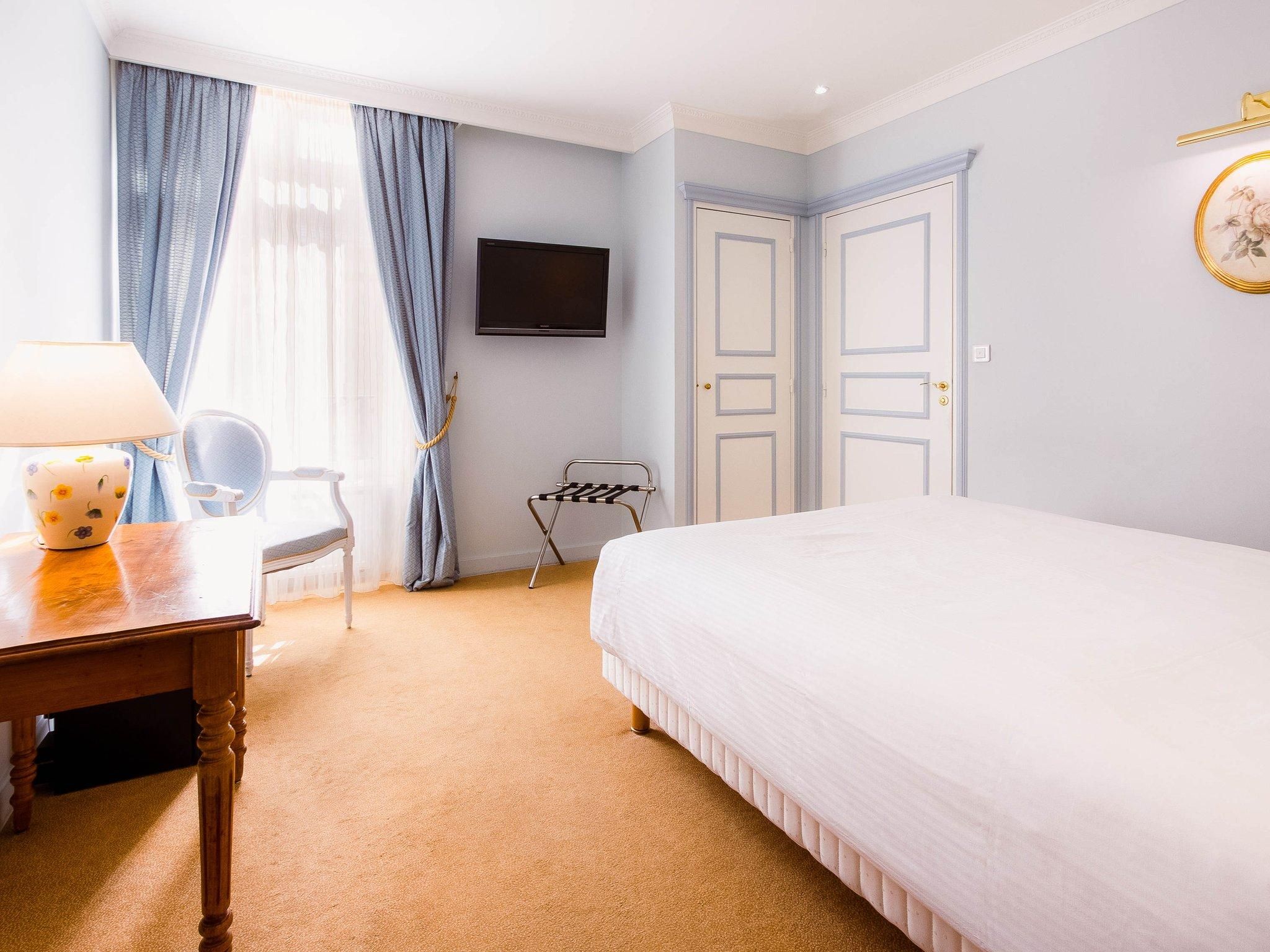 Mercure Moulins Centre - Hôtel de Paris Standard Room with double bed or twin beds 2