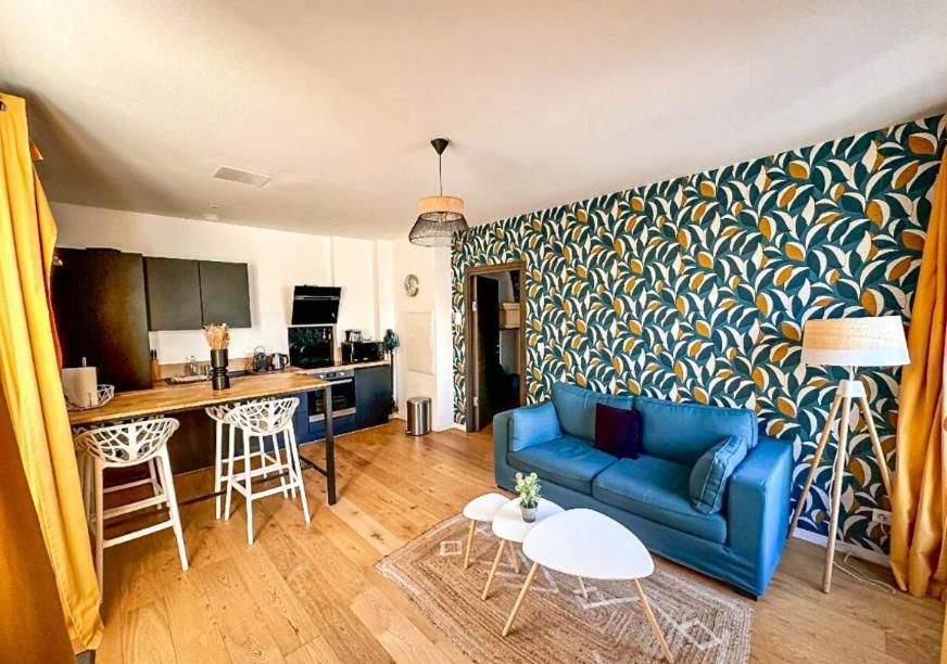 One-Bedroom Apartment with Terrace