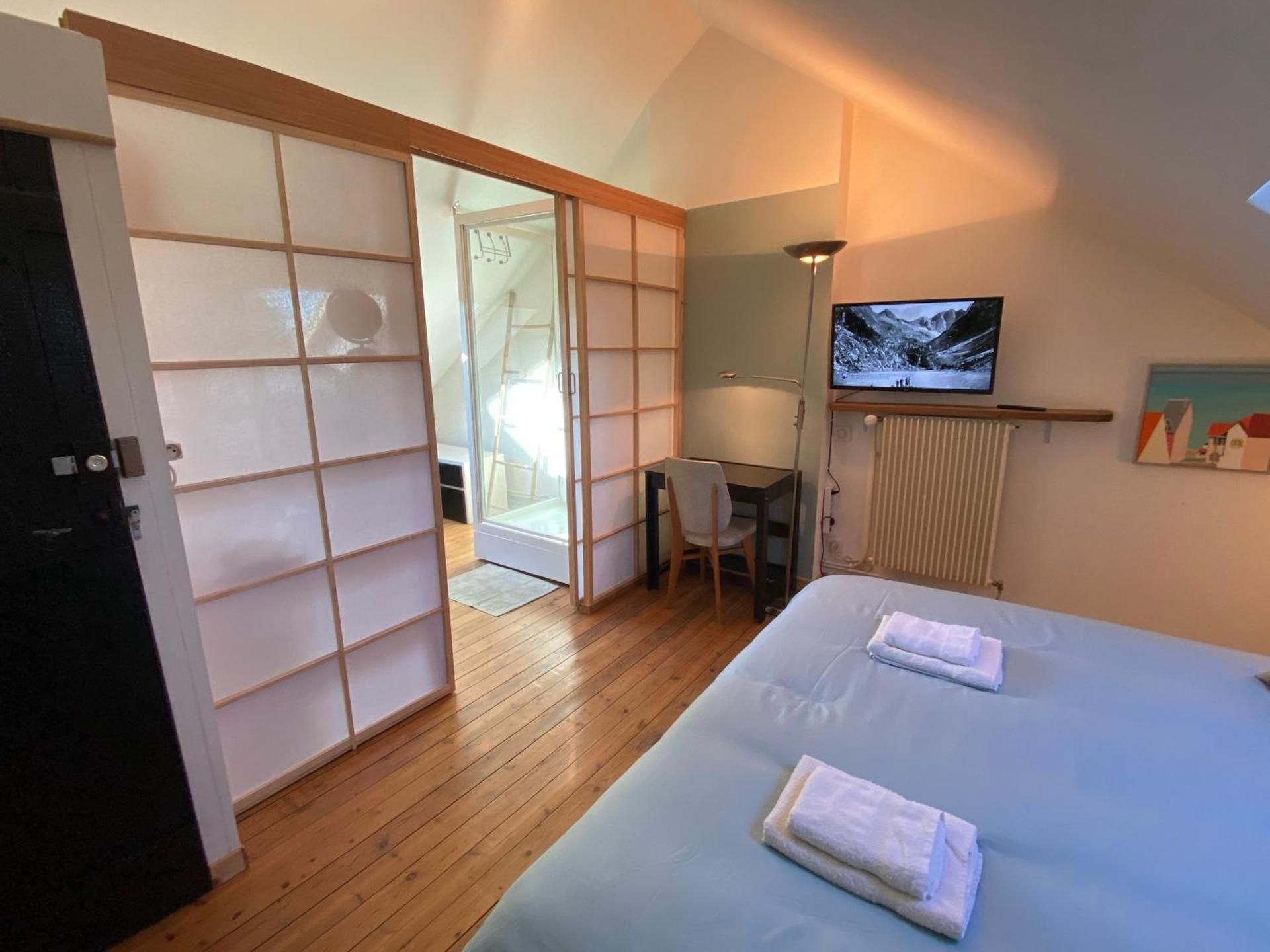 Double or Twin Room with Bathroom