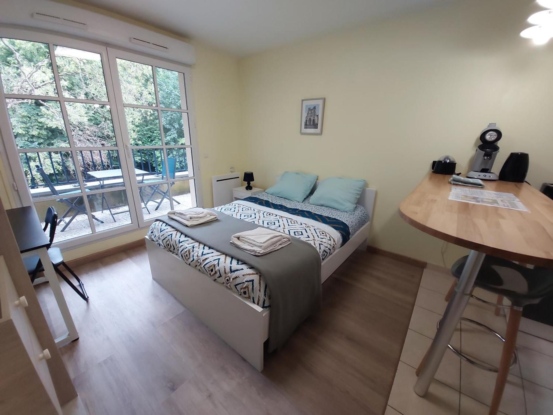 One-Bedroom Apartment