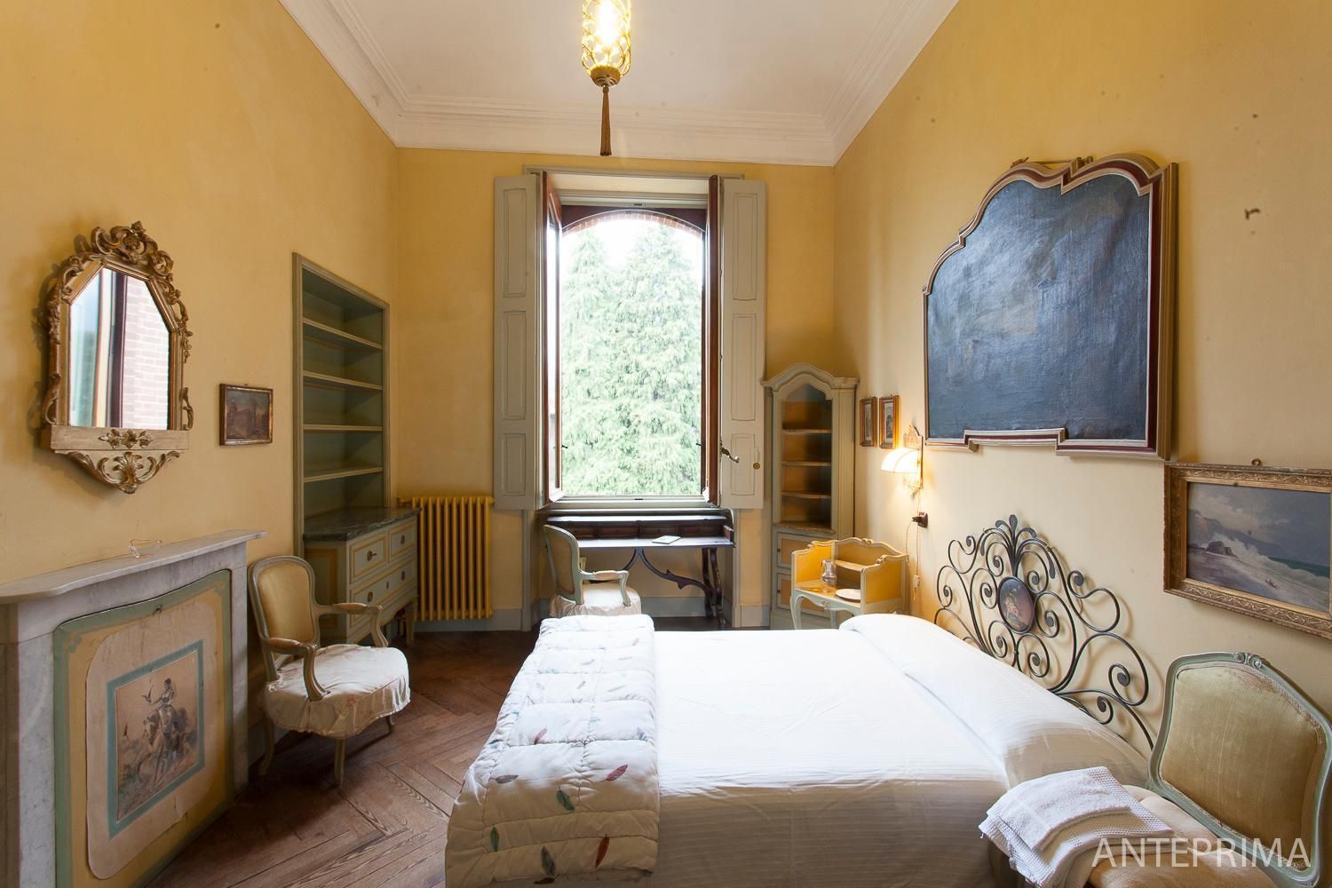 Quadruple Room with Private Bathroom