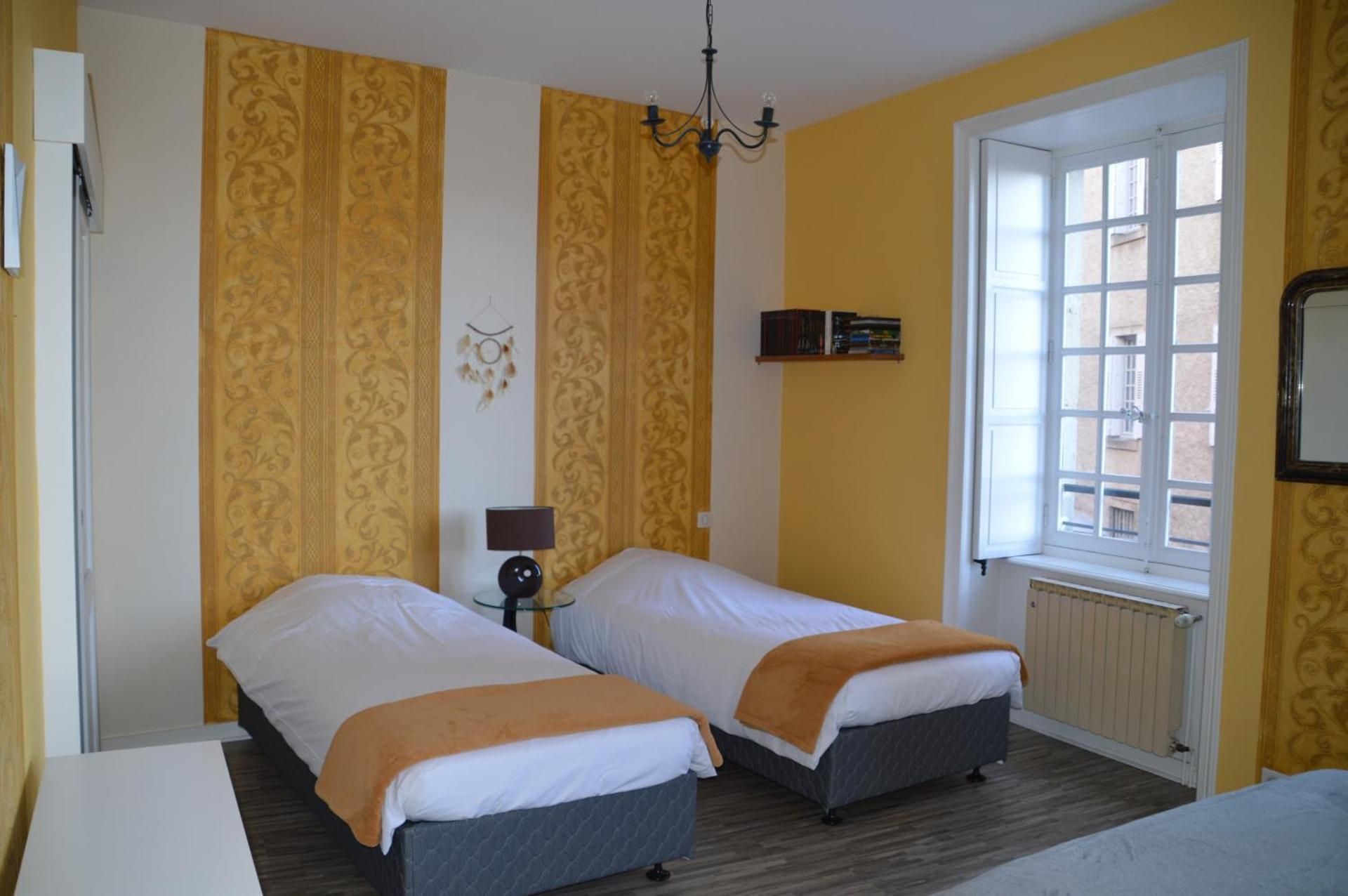 Quadruple Room with Private Bathroom