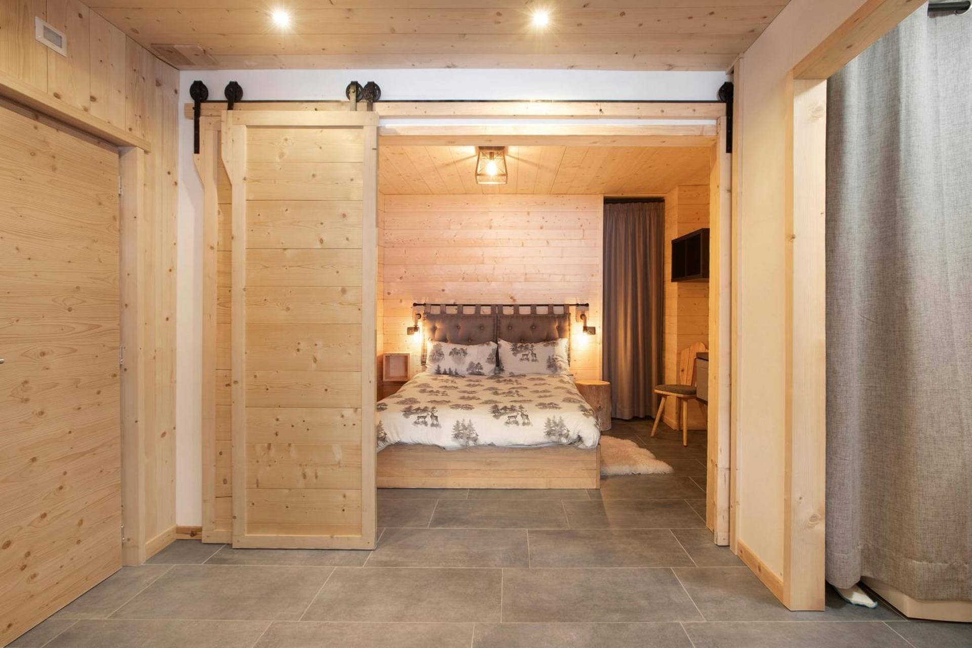 Superior One-Bedroom Apartment