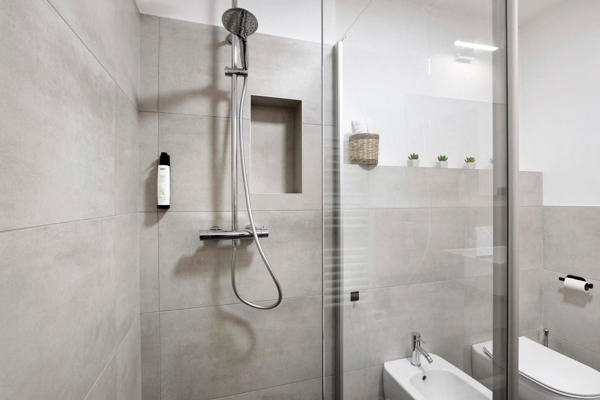 Superior One-Bedroom Apartment