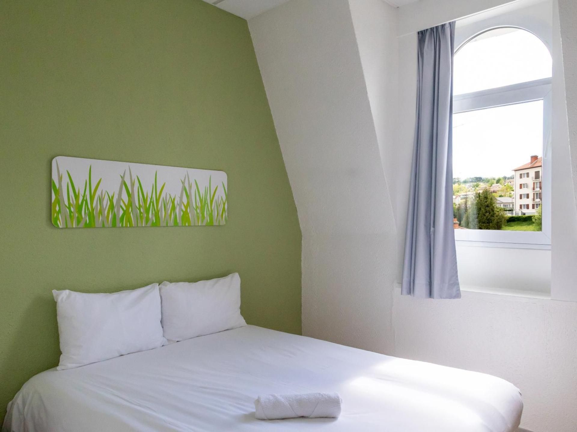 SINGLE - Room with a single bed