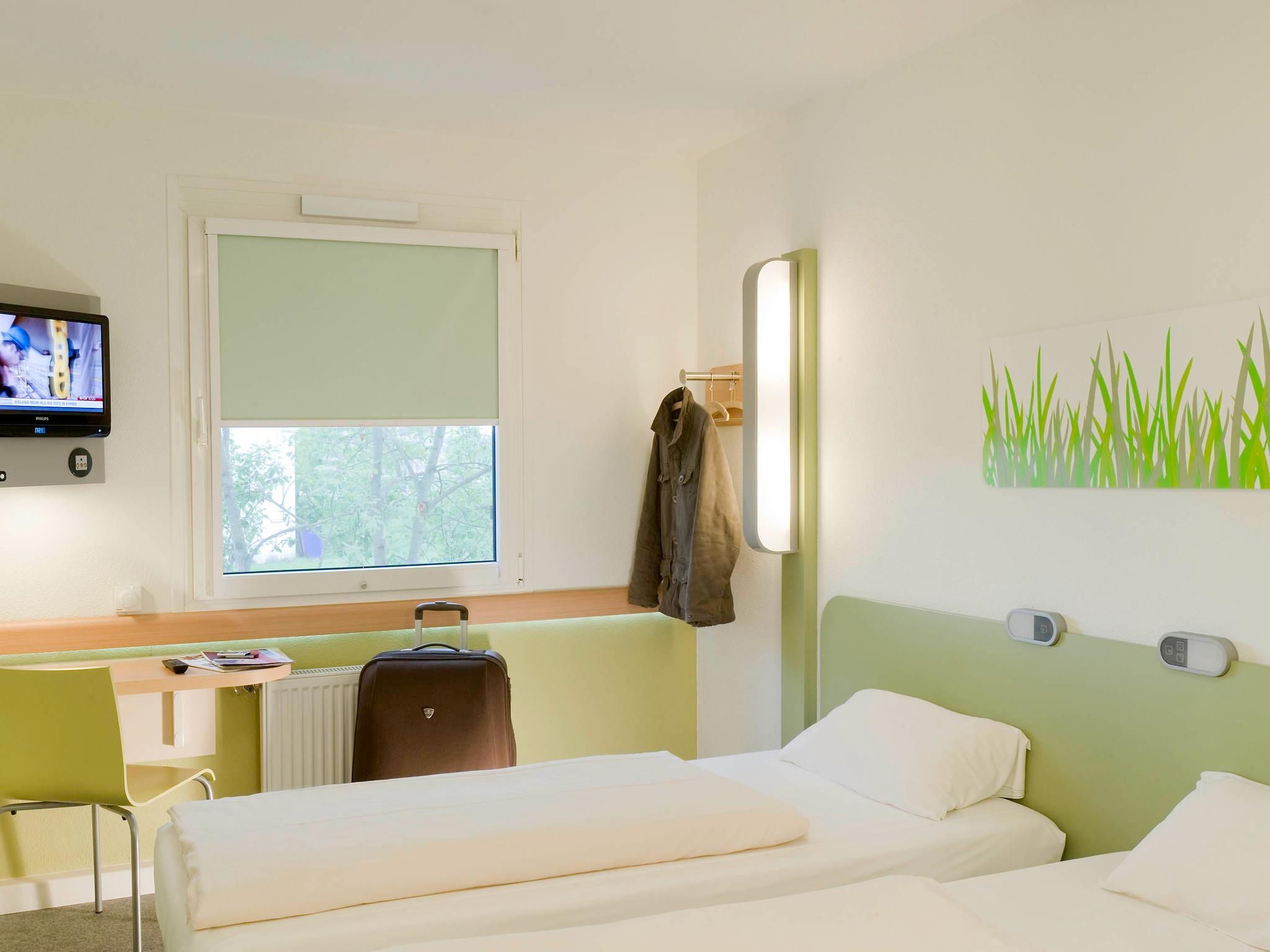 Twin - Room with twin beds.