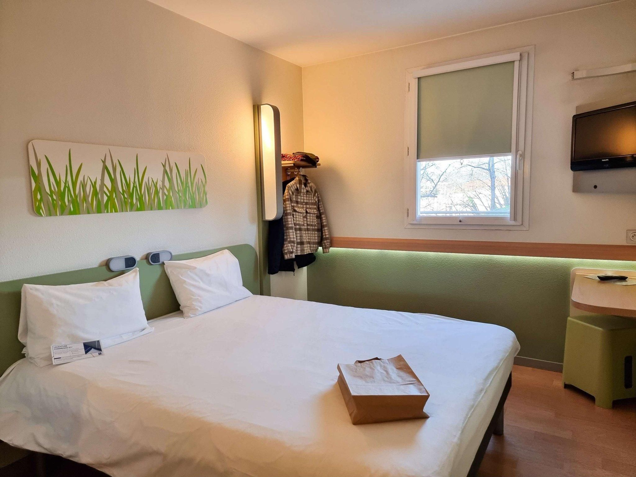 Double - Room With A Large Bed For 2 People