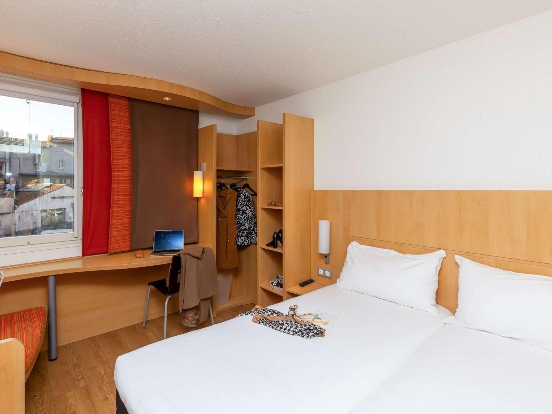 Standard Room with two single beds