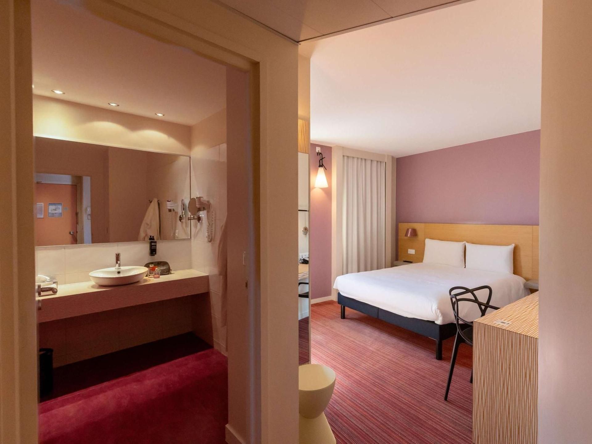 Standard Room with 1 Double Bed