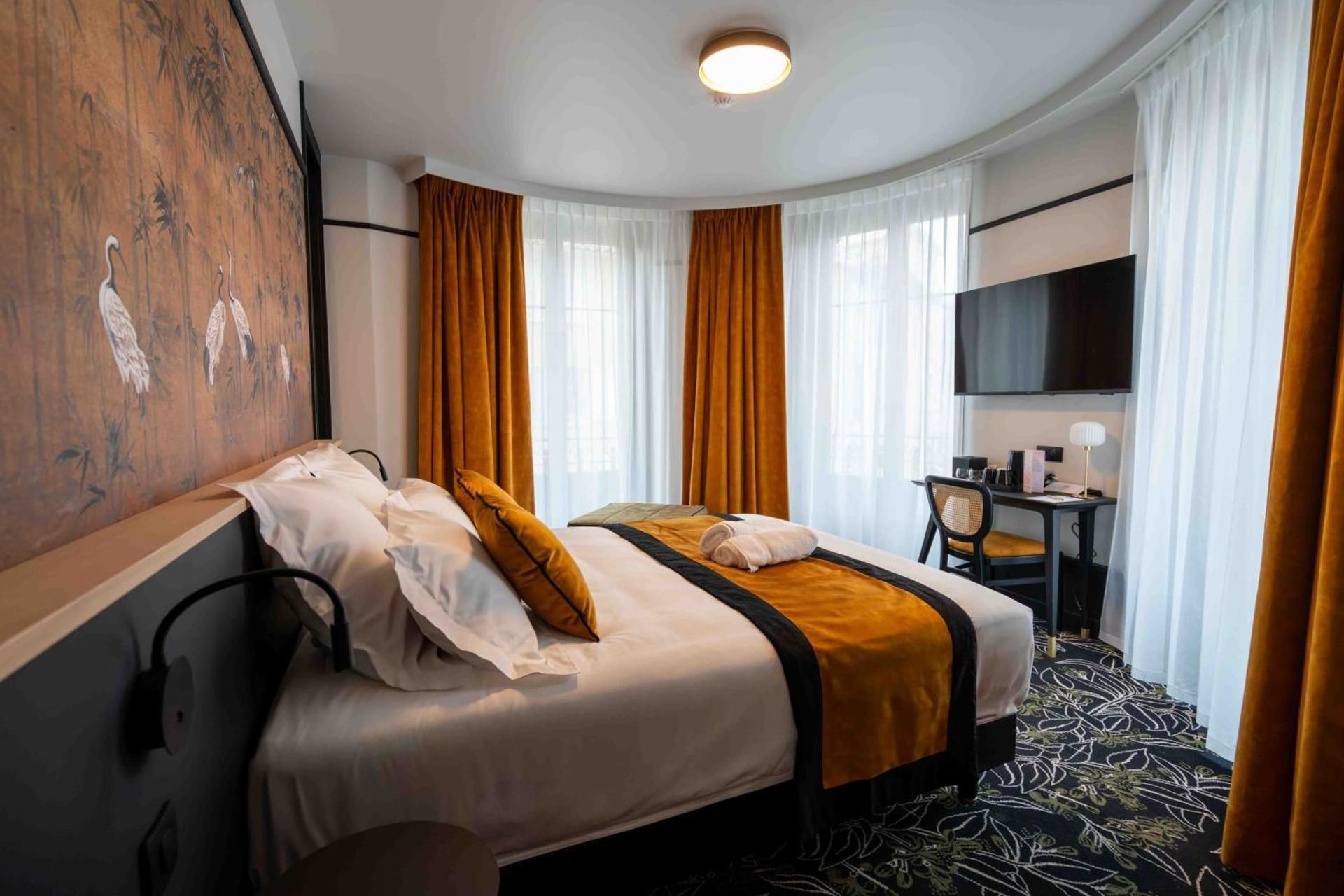 Deluxe Suite