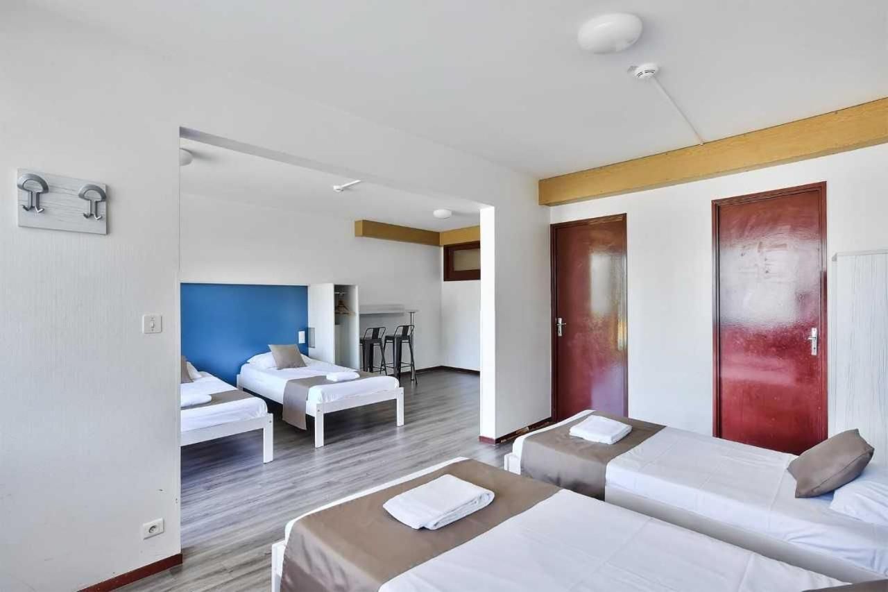 Mixed Dormitory Room