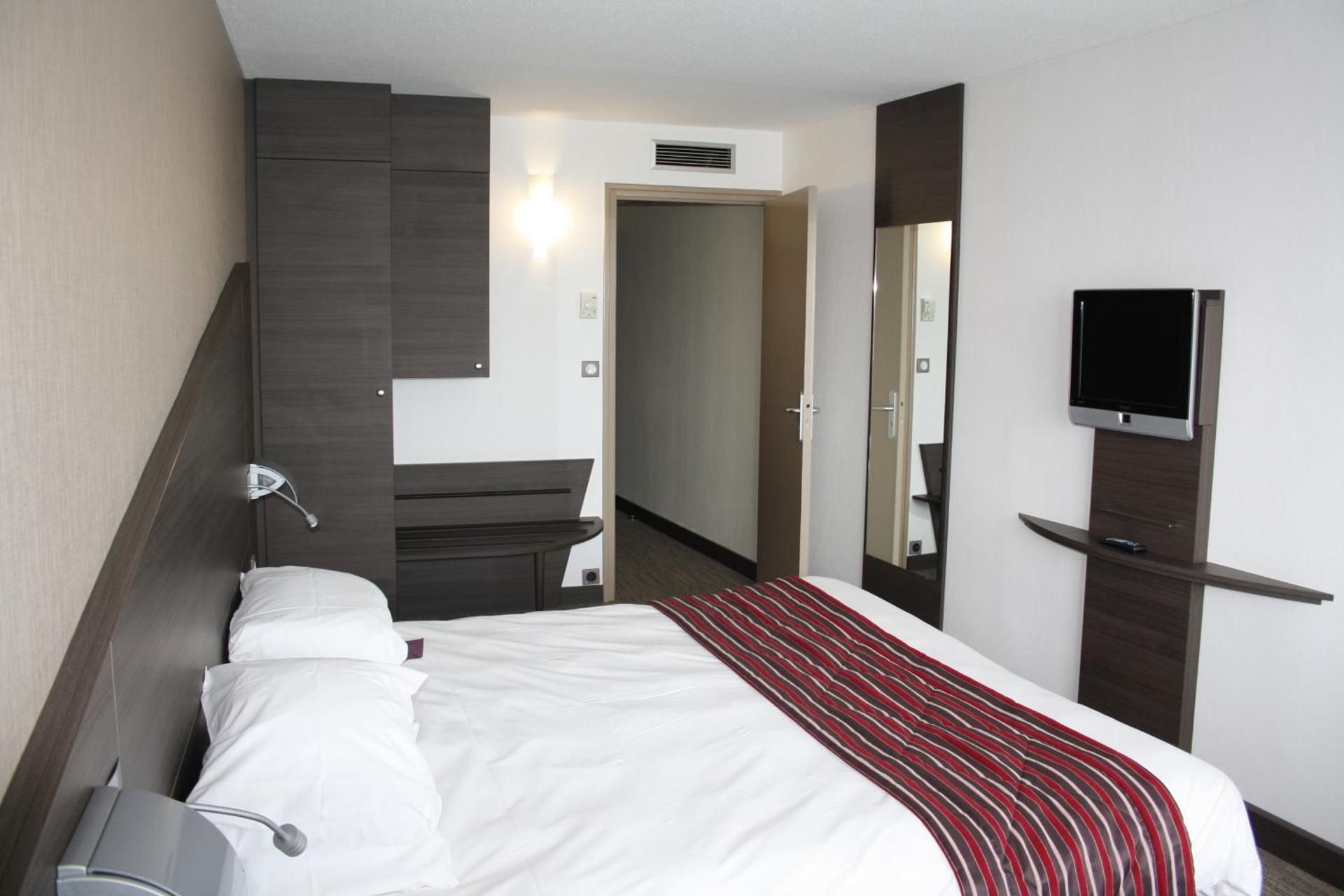 Superior Room With King-Size Bed