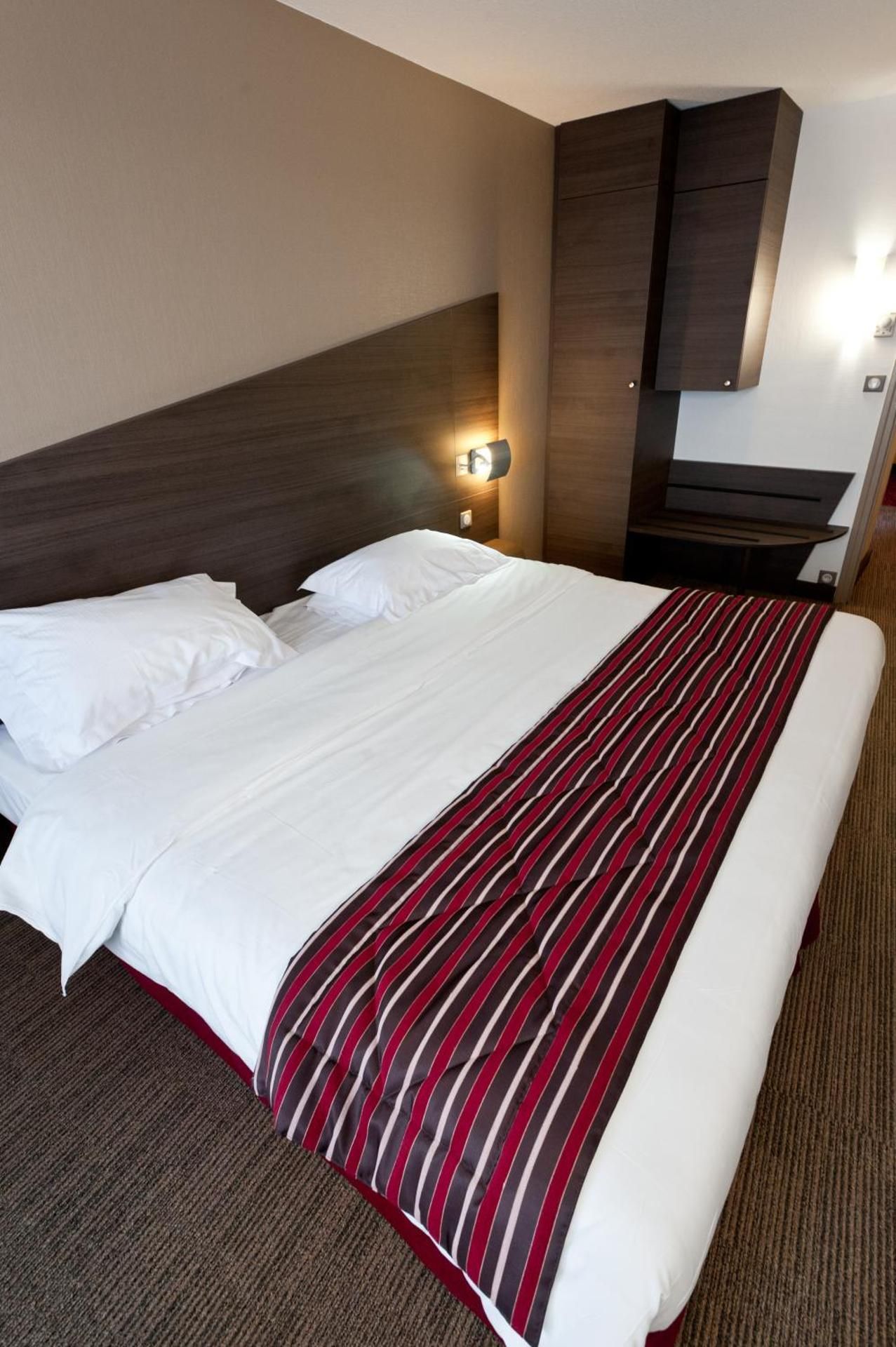 Superior Room With King-Size Bed