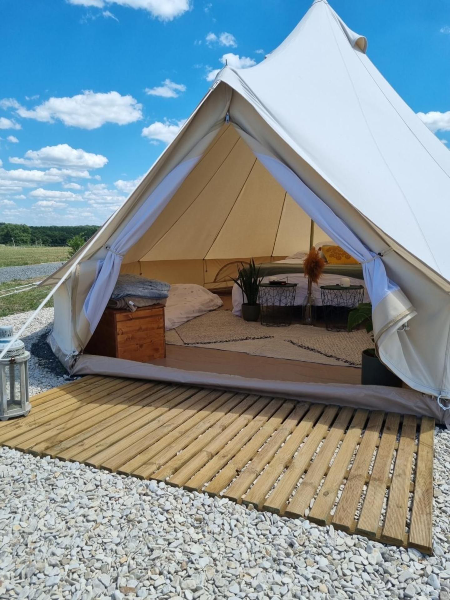 Tent 2