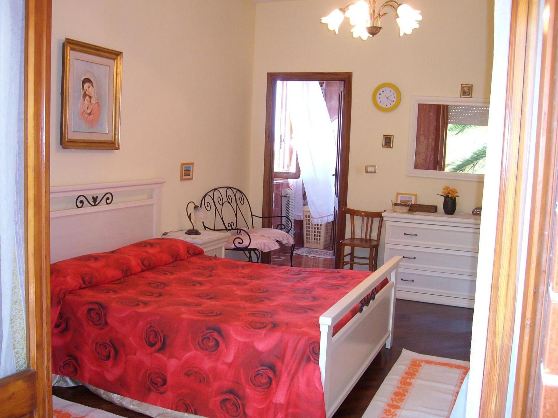 Deluxe Room (2 Adults + 1 Child)
