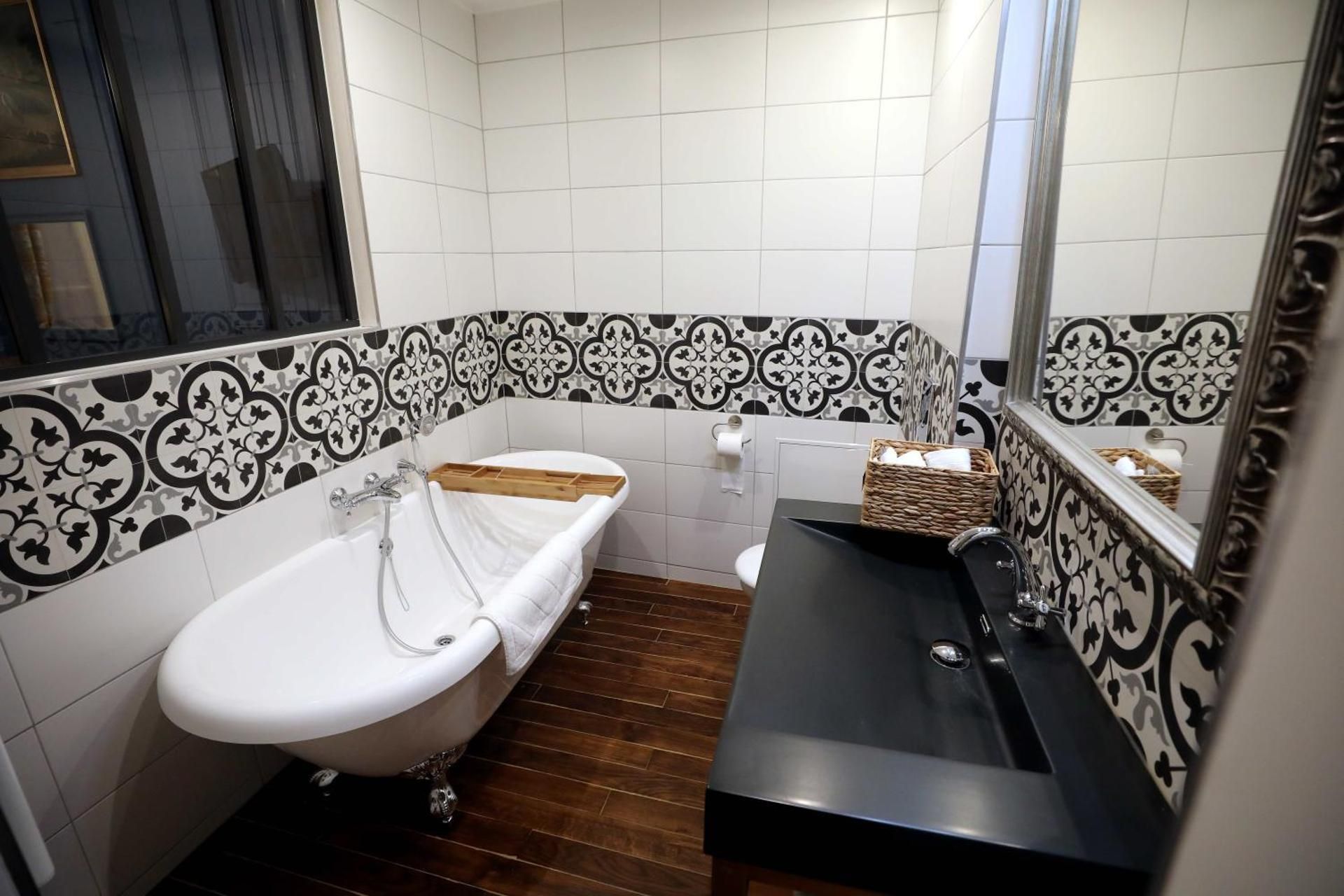 Deluxe Double Room with Bath