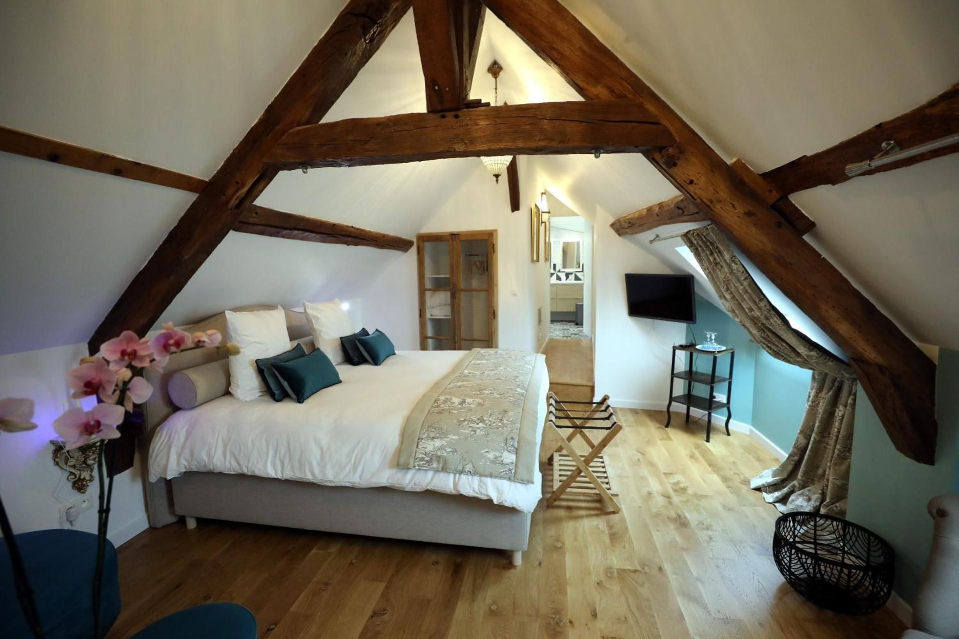 Deluxe Double or Twin Room