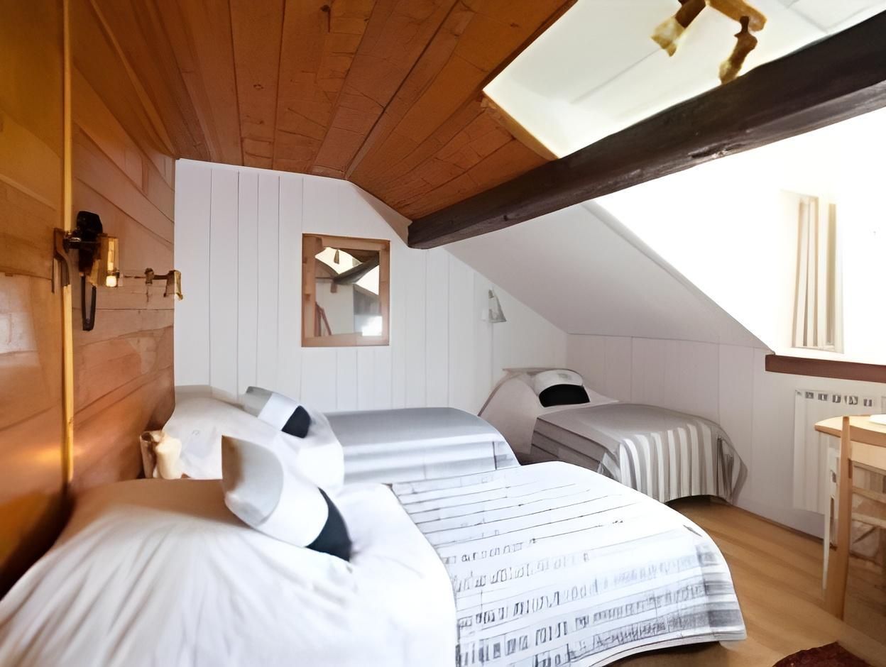 Triple - 3 Single Beds