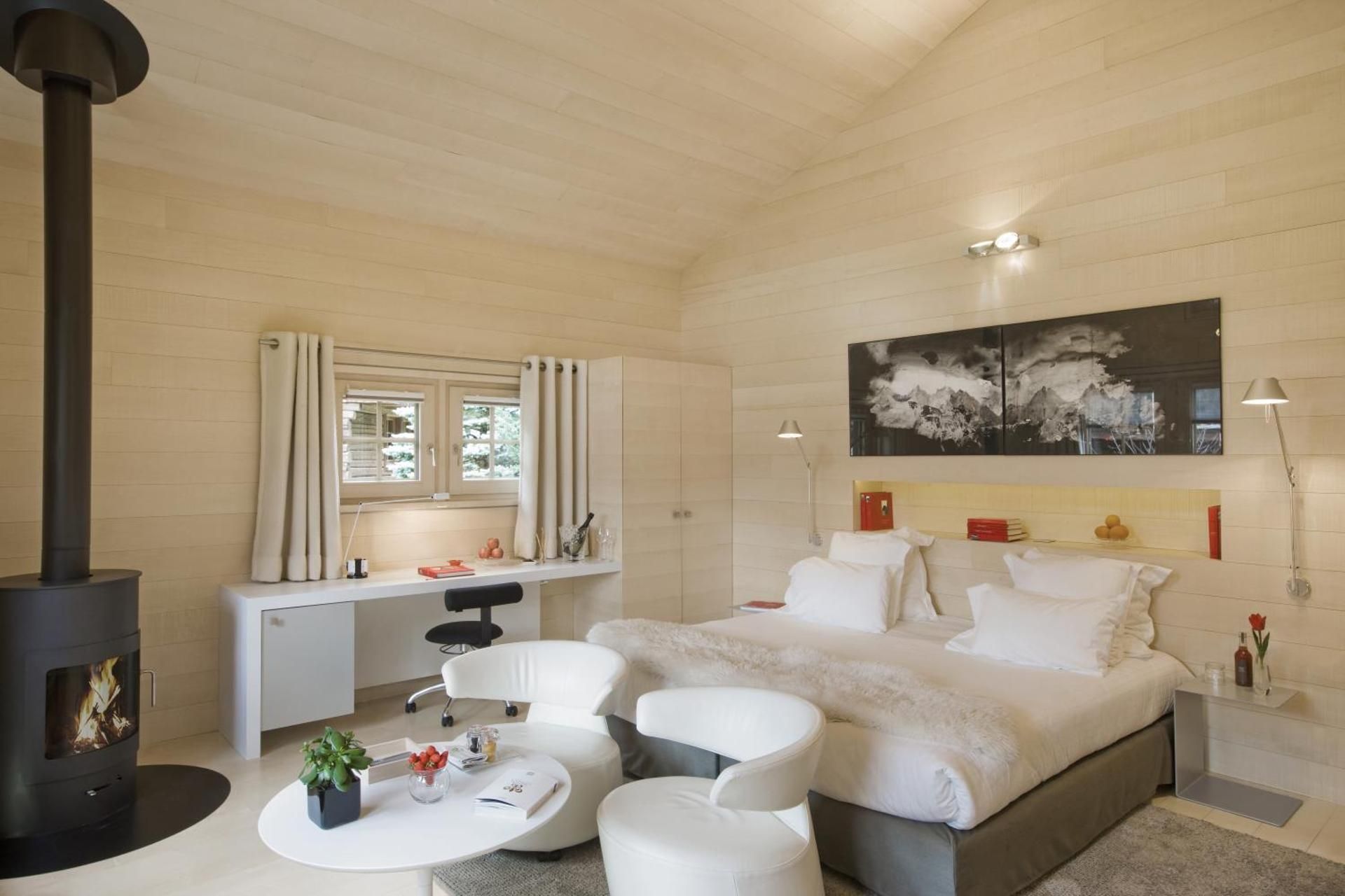 One-Bedroom Chalet with Alcove