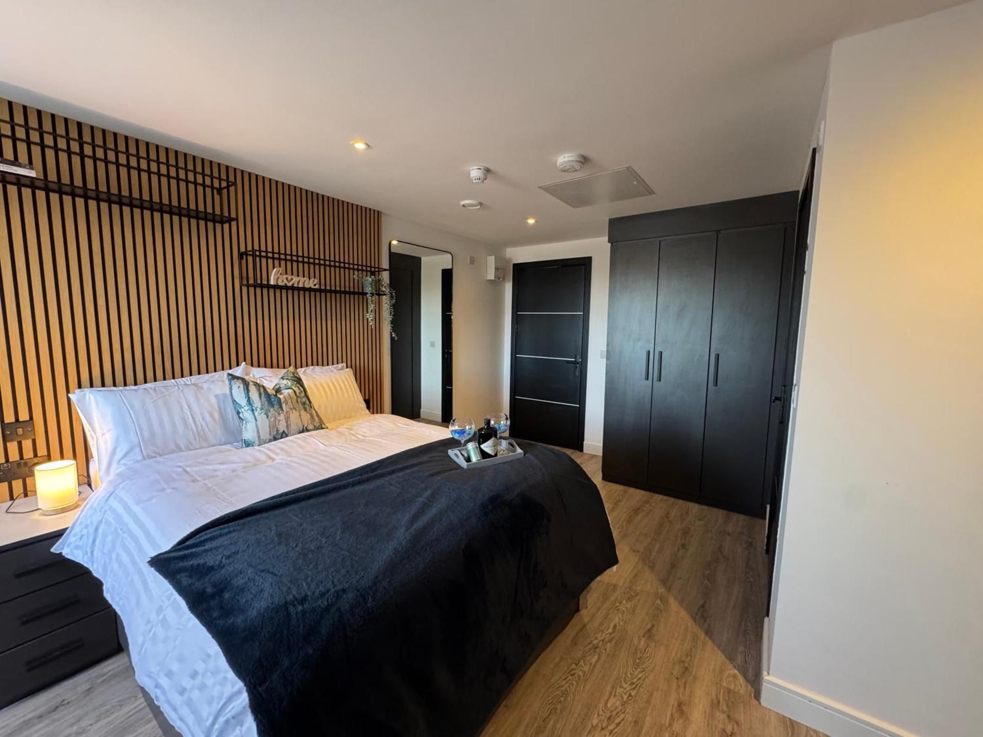 The Suites, Ormskirk - Rooms by Vici