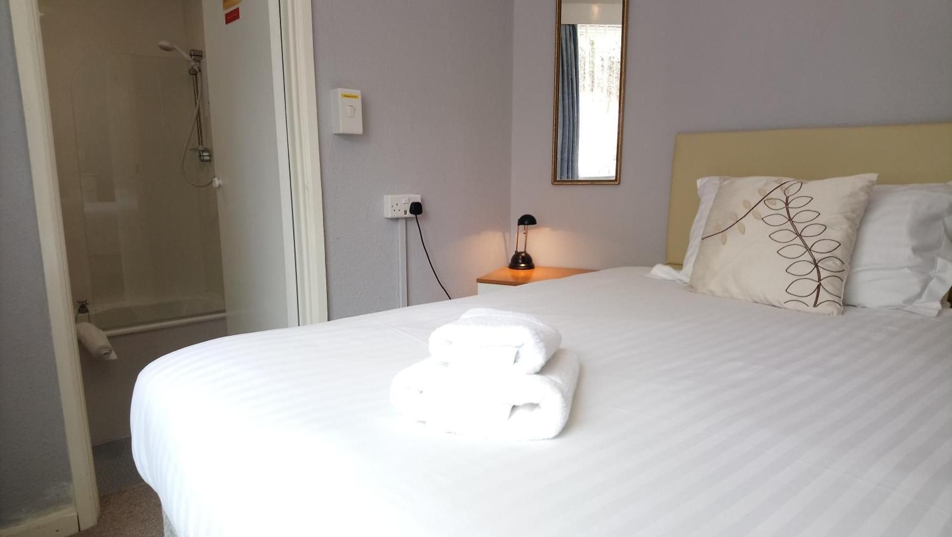 Single Room With Private Bathroom