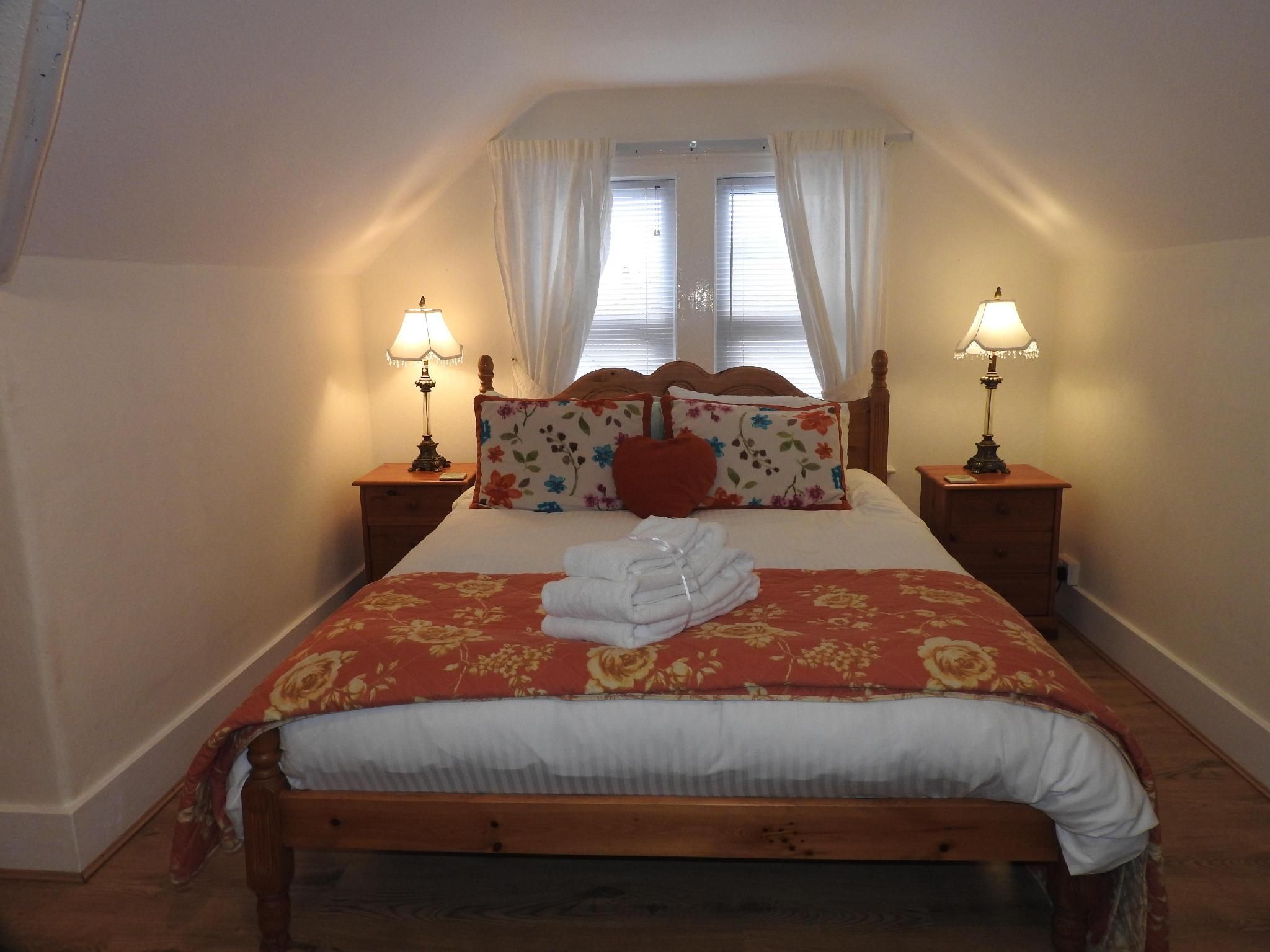 King-Signature-Ensuite with Shower