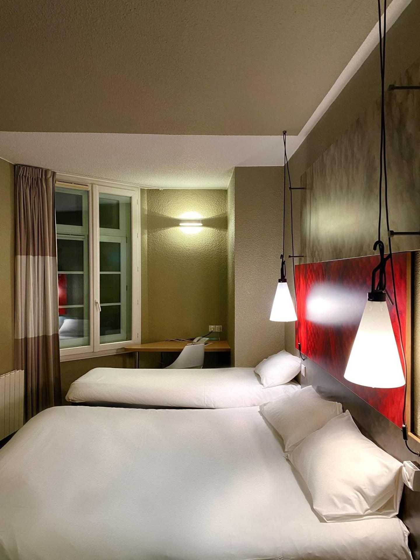 Standard Double Room with One Single Bed