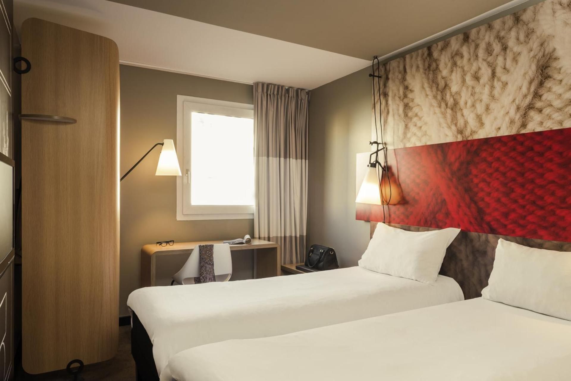 Standard Room with 2 Single Beds