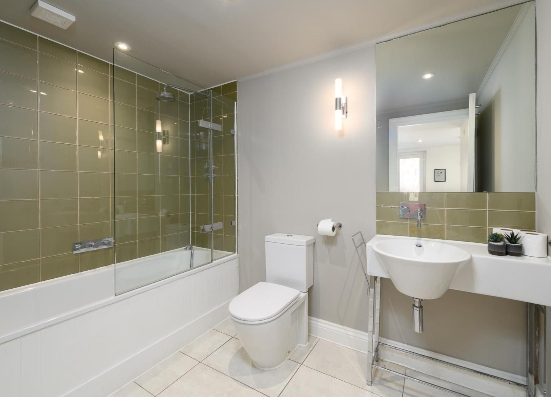 One-Bedroom Premier Apartment