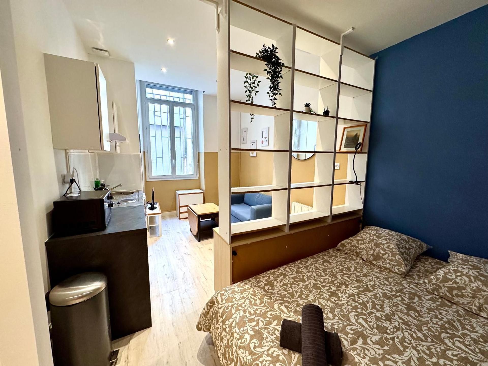 One-Bedroom Apartment