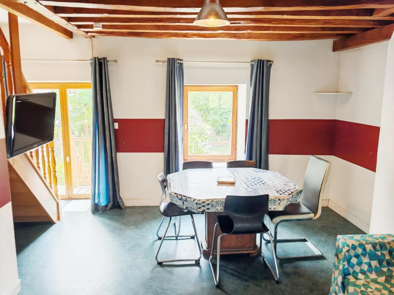 Apartment with Garden View