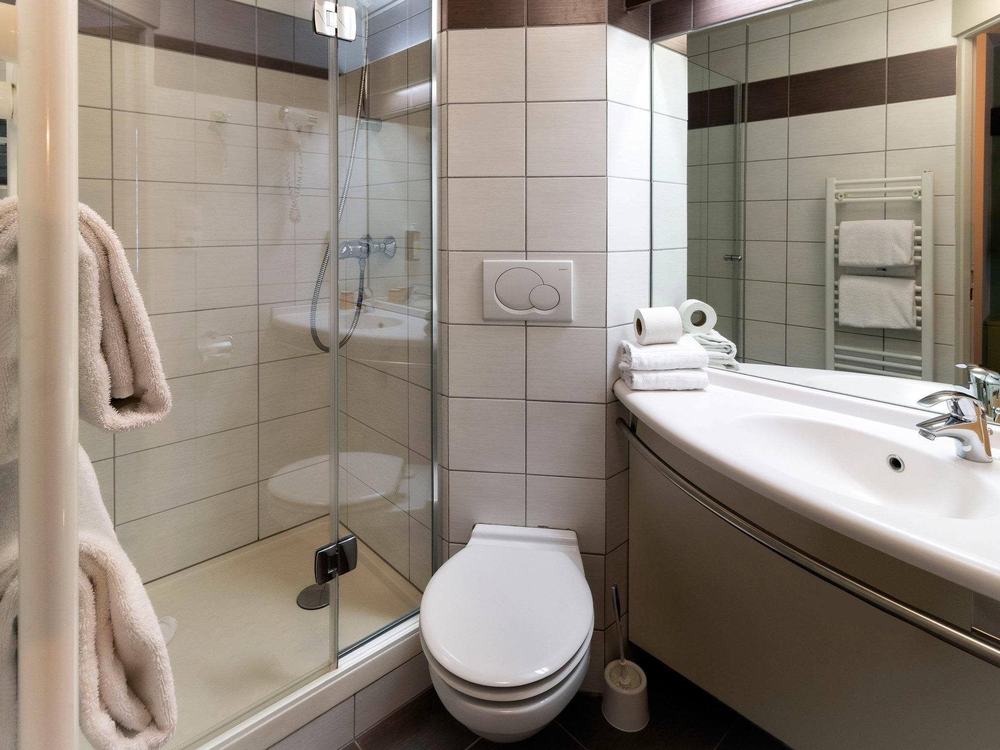 Pop Room with 2 Single Beds