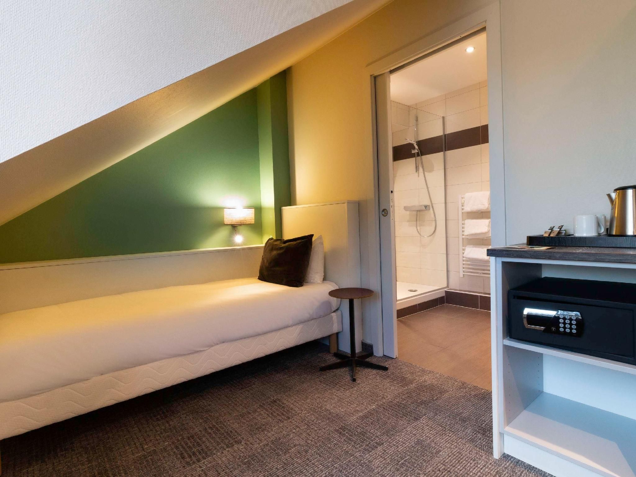 greet Hotel Colmar POP Family Room for 4 people 2