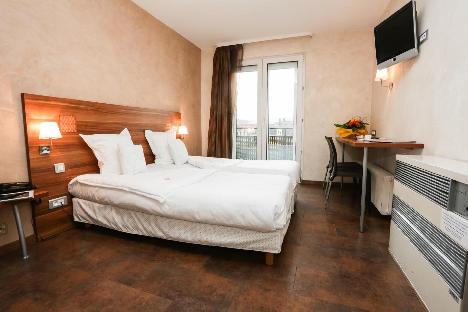 Standard Twin Room