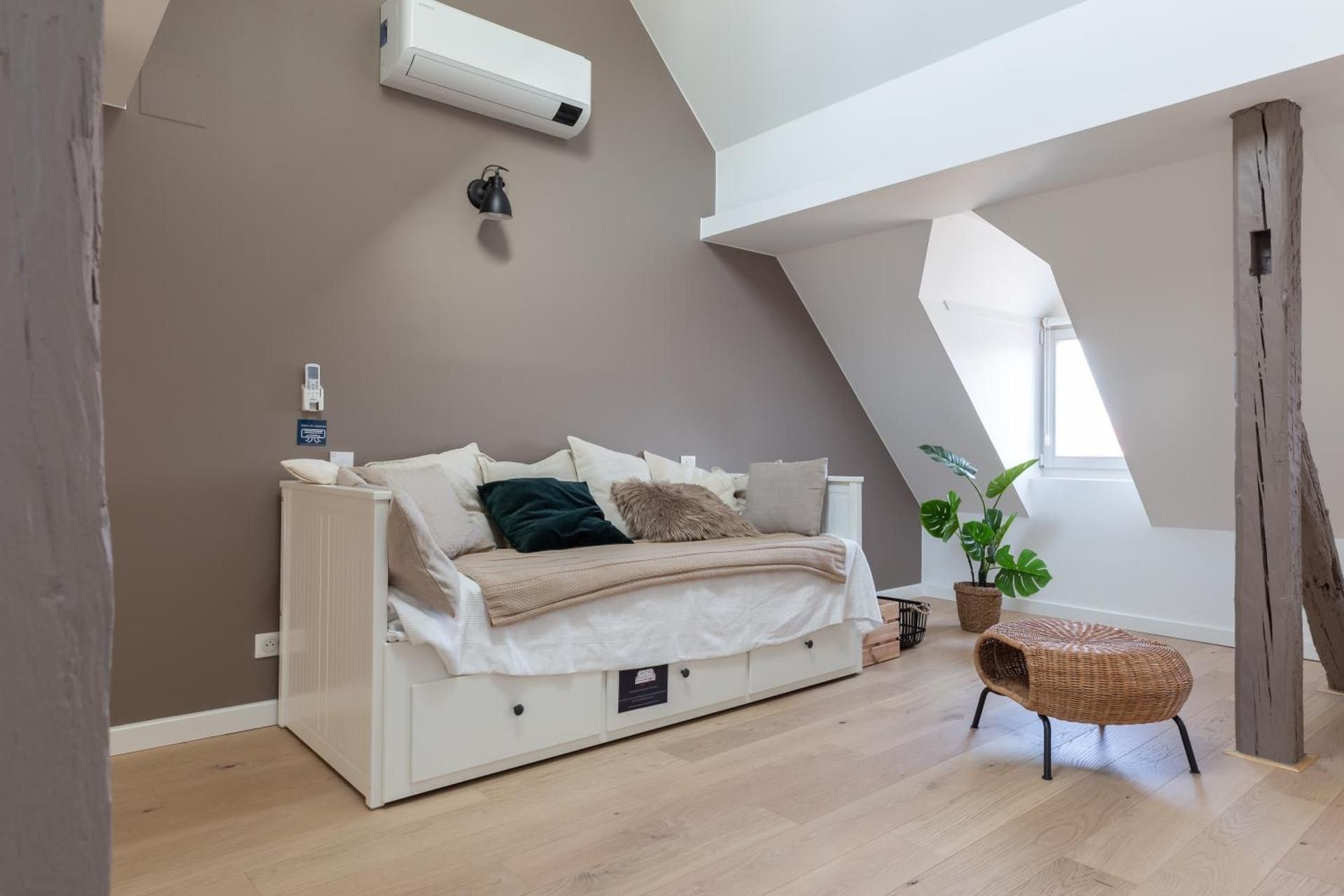  One-Bedroom Apartment with Air-conditioning  