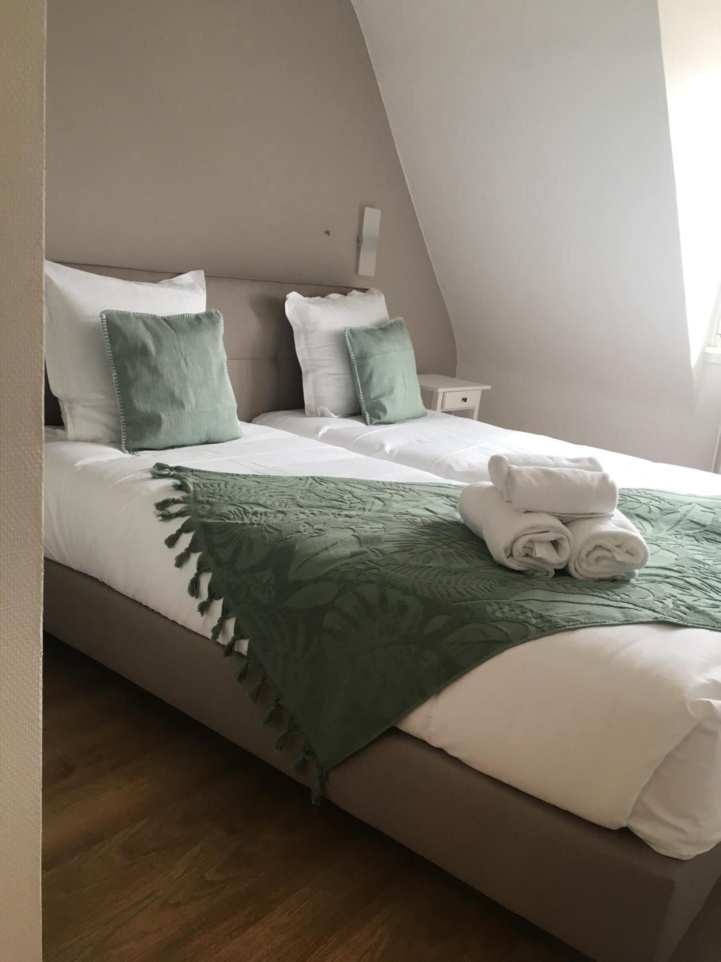 Two-Bedroom Apartment (5 Adults)