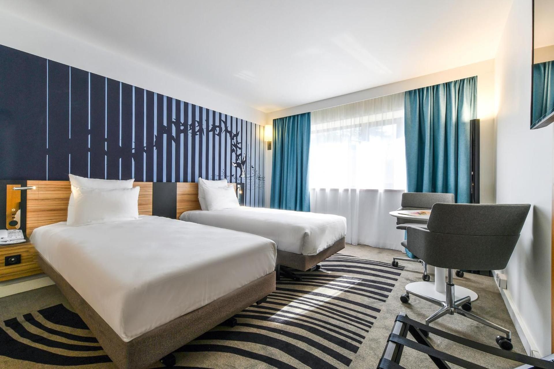 Novotel La Rochelle Centre Standard Room with 2 Single Beds