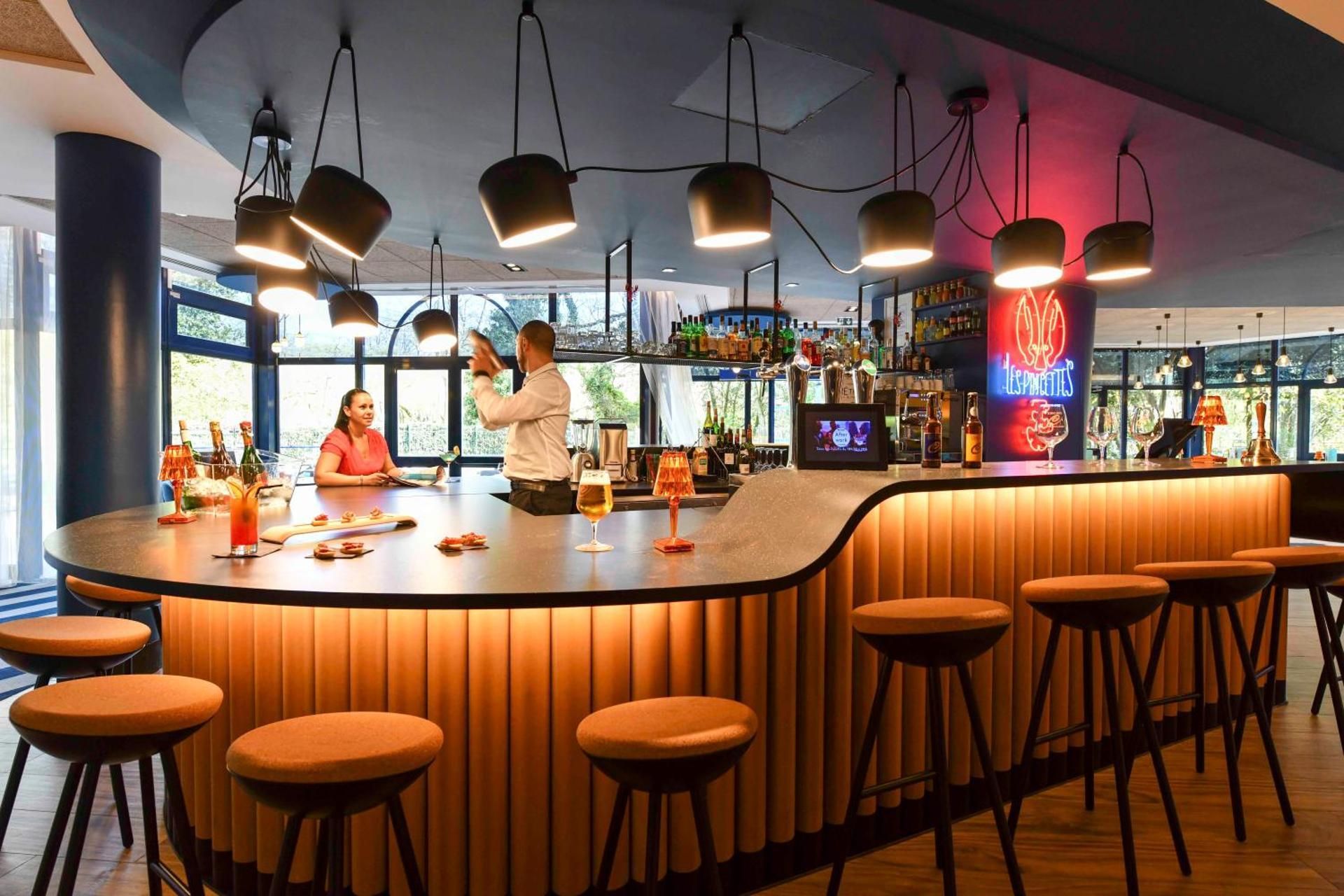 shared lounge/tv area