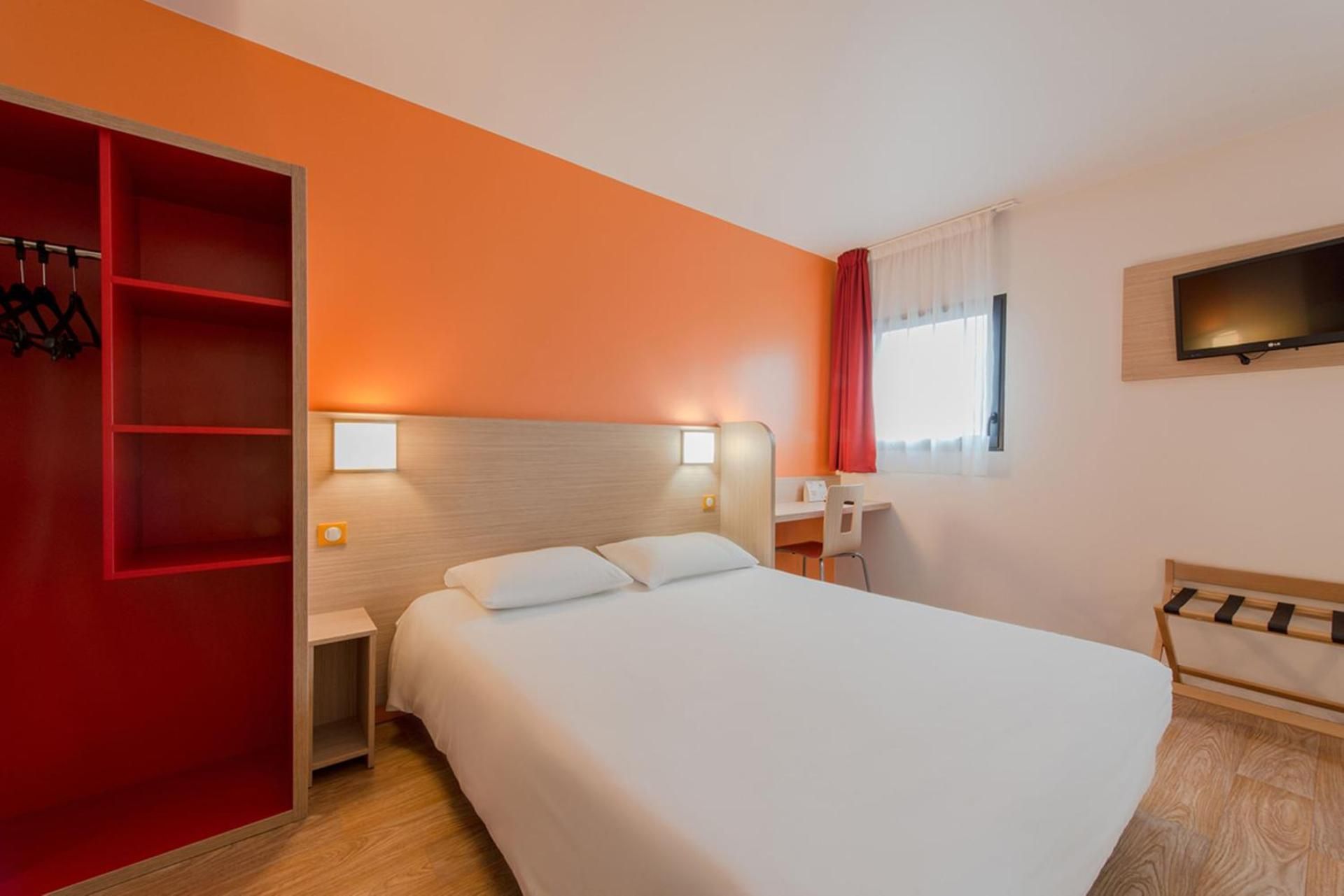 Standard Room with 1 double bed