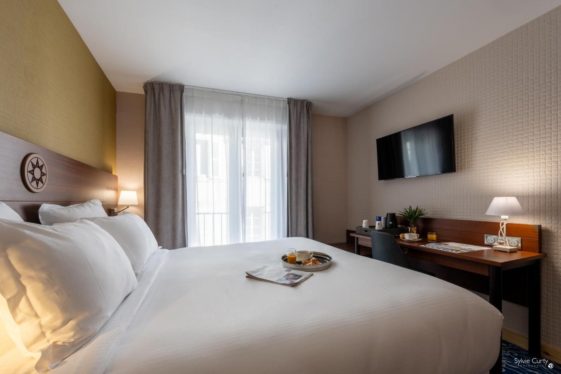 Discover Double Room with Saint Nicolas Street