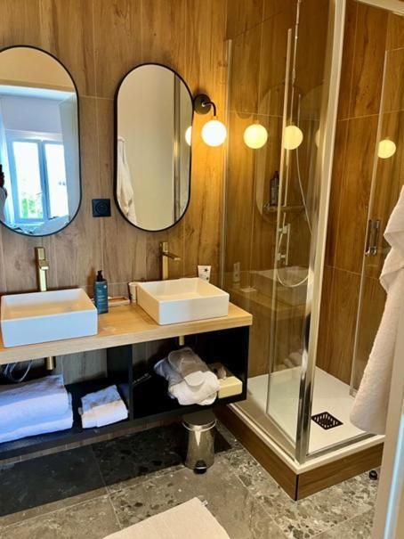 Hotel Le Yachtman, The Originals Collection Junior Suite with Sea View or Swimming pool View 2