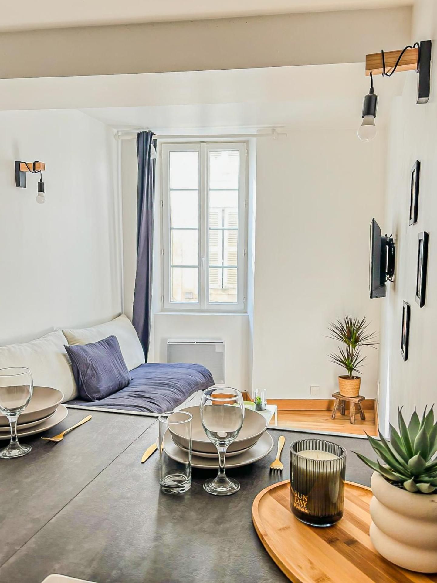 One-Bedroom Apartment