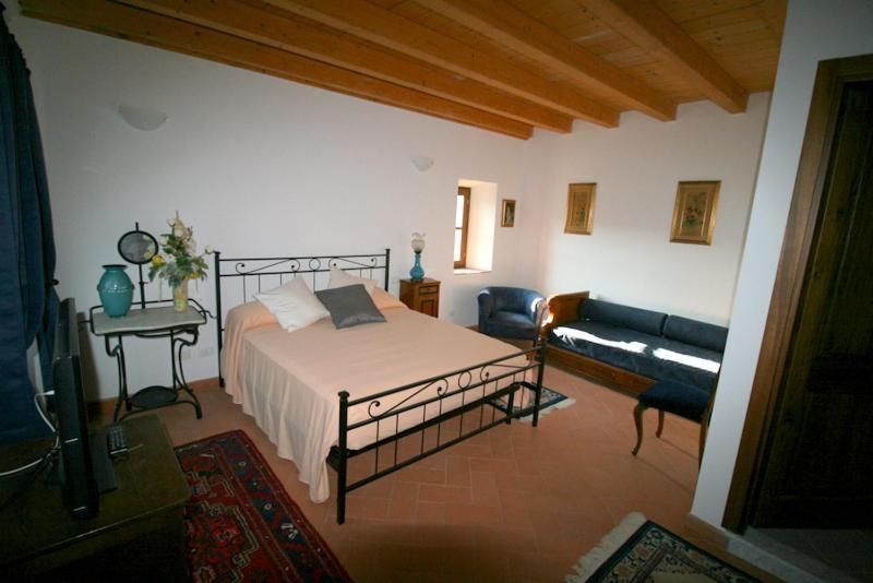 Deluxe Room (2 Adults + 1 Child)