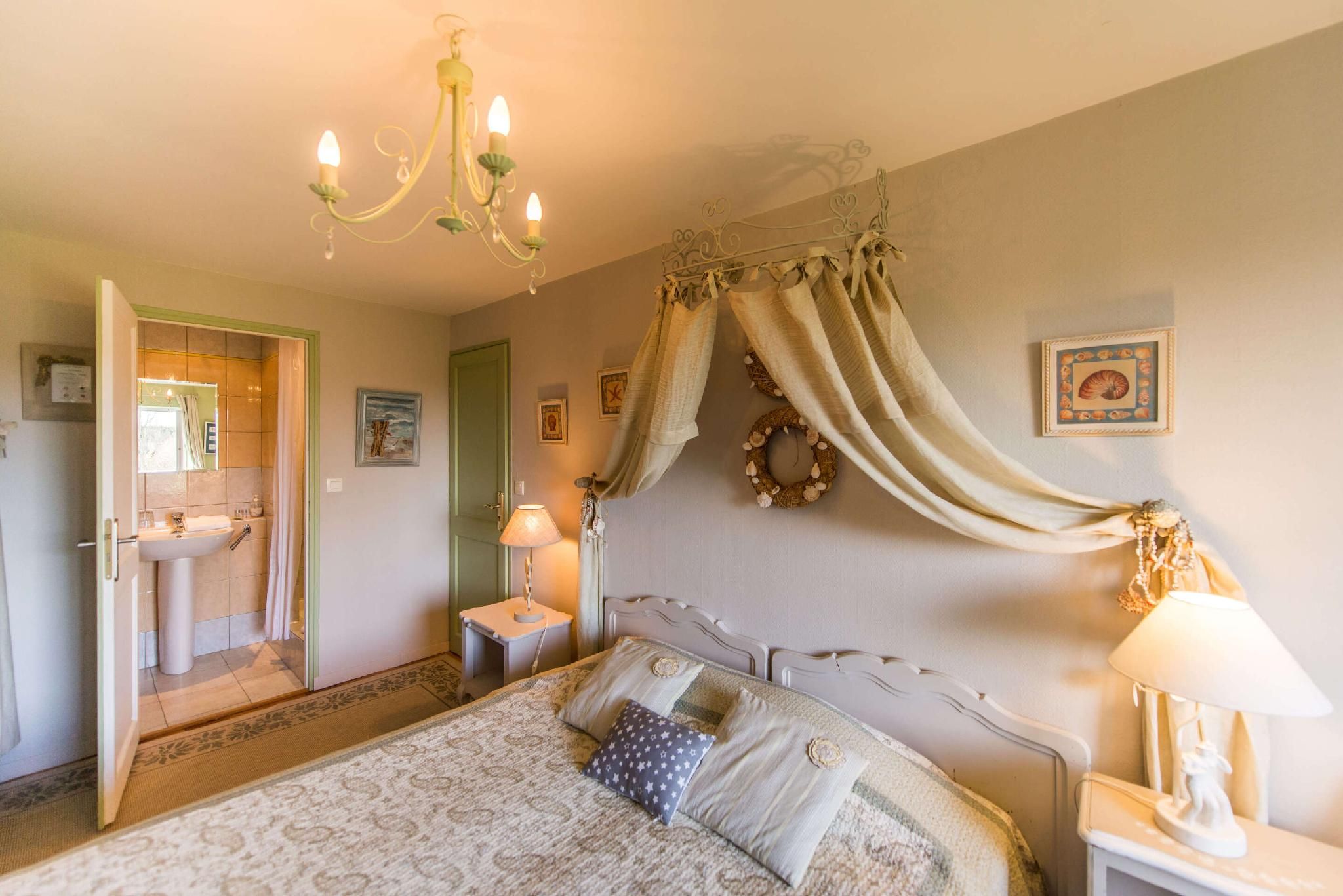 Double-Confort-SDB privée-Vue sur Jardin-Saule