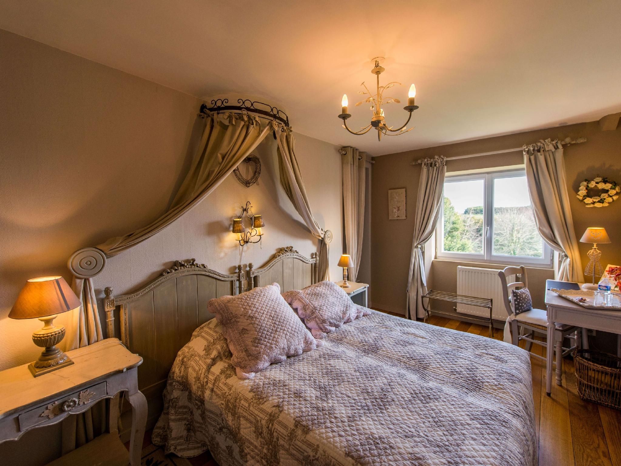 Double-Confort-Salle de bain privée extérieure-Vue sur Jardin-Coté Campagne