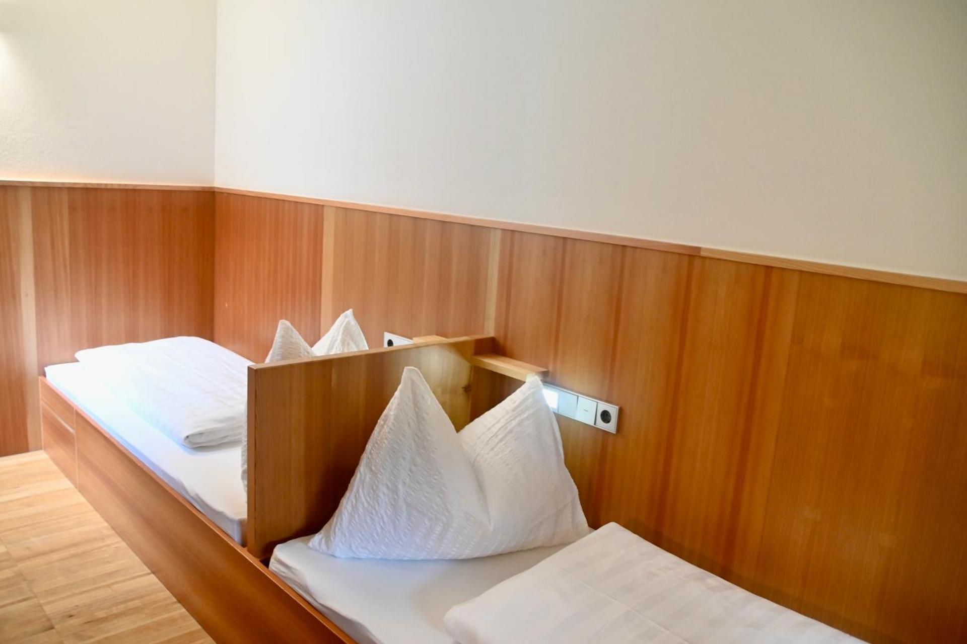 Economy Twin Room