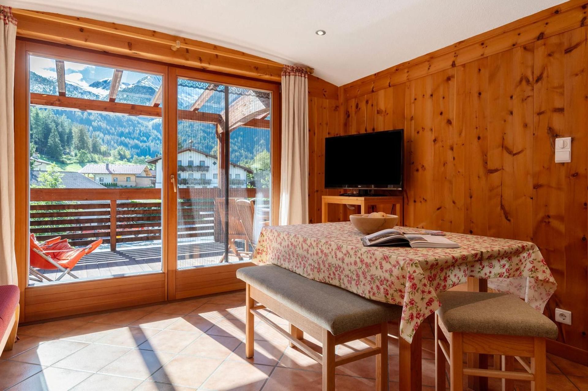 Superior One-Bedroom Apartment