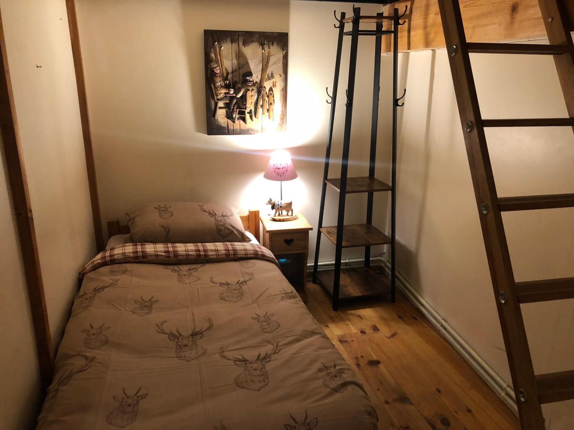 Twin Room with Shared Bathroom and Toilet