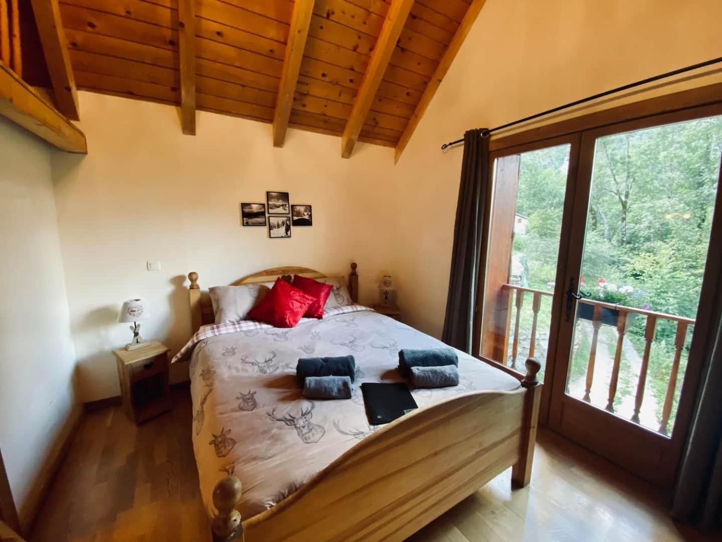 Quadruple Room with Mountain View